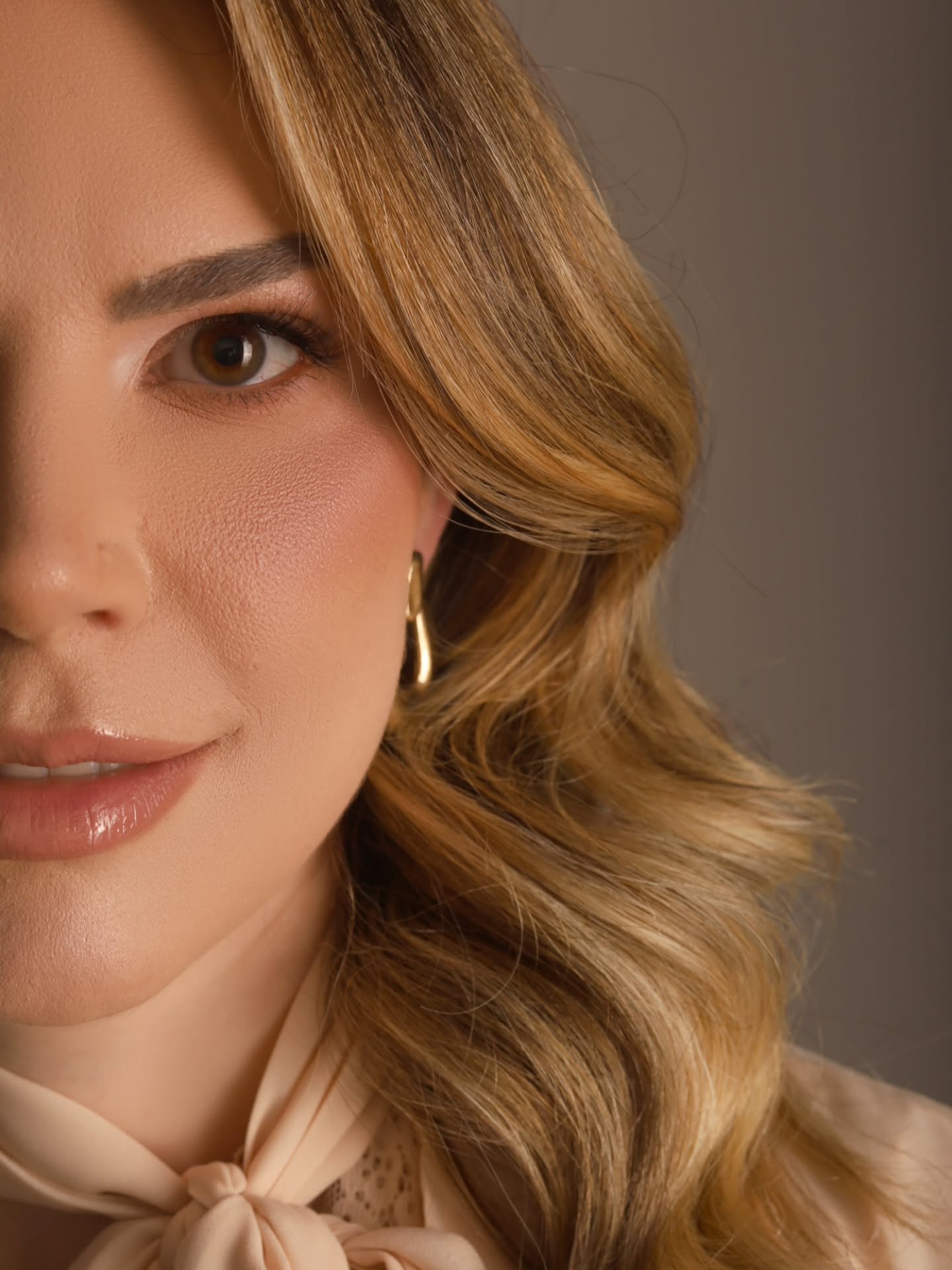 Dra. Caroline Lagemann em seu consultório