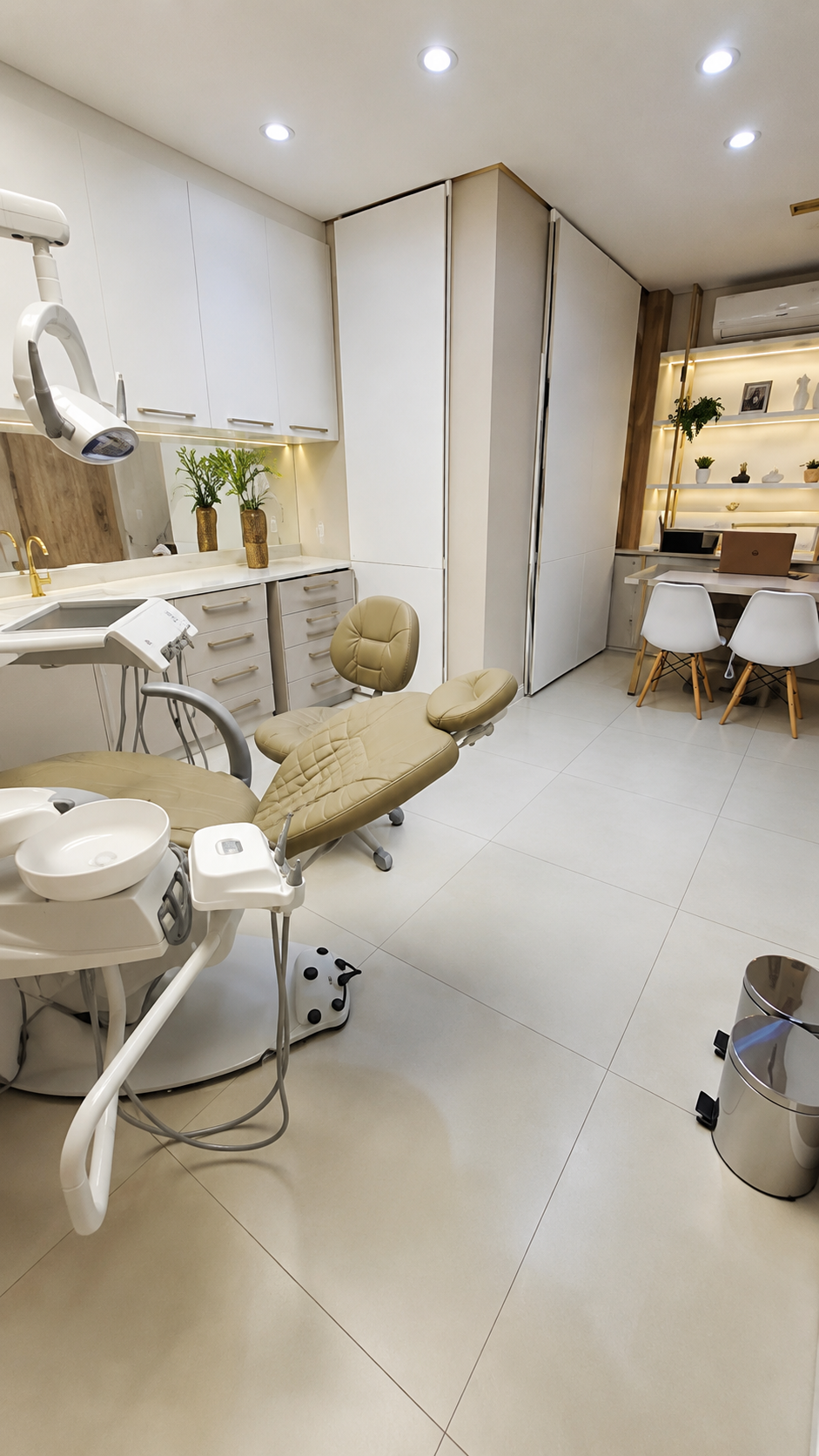 Consultório moderno e acolhedor da Caroline Lagemann Odontologia Especializada